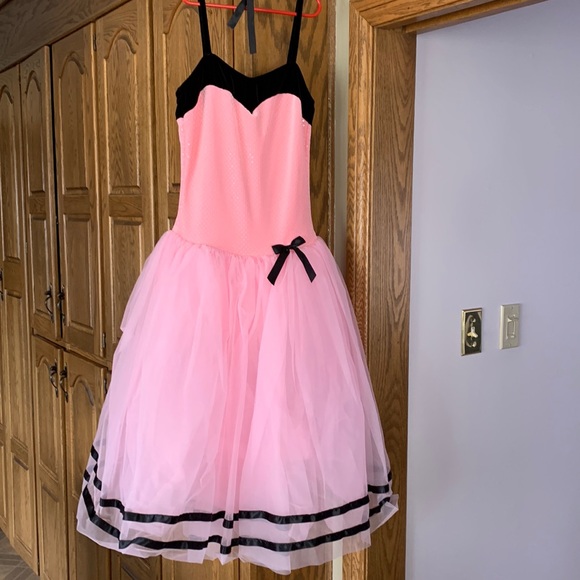 EUC BLACK VELVET, PINK SEQUINS AND TULLE WITH BLACK SATIN BOW TRIM DANCE COSTUME - Picture 1 of 13